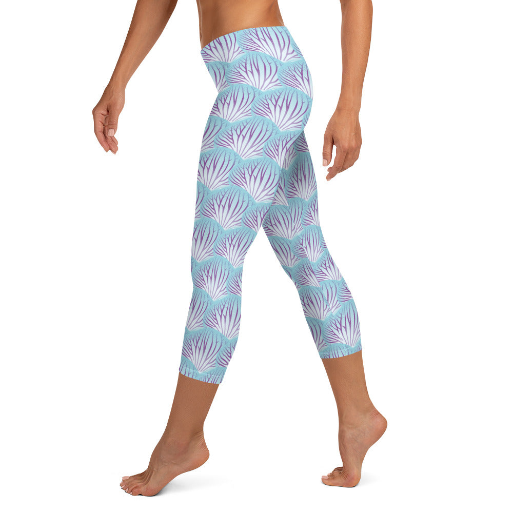 Woman modeling the Orchid Petal printed apri leggings from the left side.